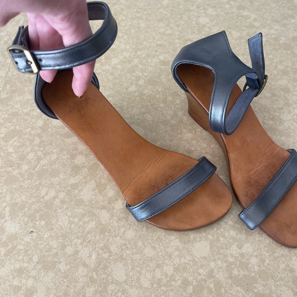 Emblem shoes